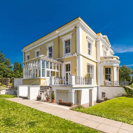 Montebello House Casa de hóspedes *