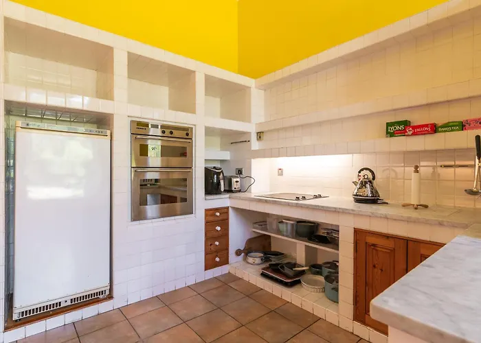 Montebello House Penzion